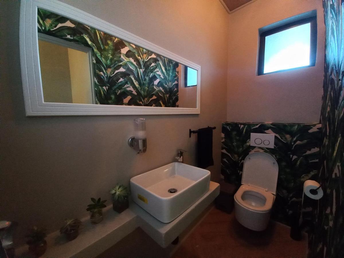 Le Bezz Guesthouse Ballito Exterior photo
